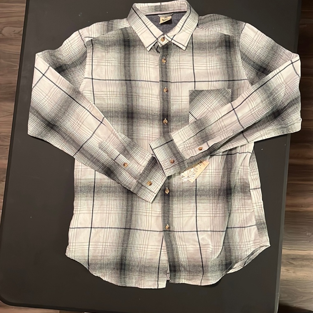Grey and white plaid long sleeve tee